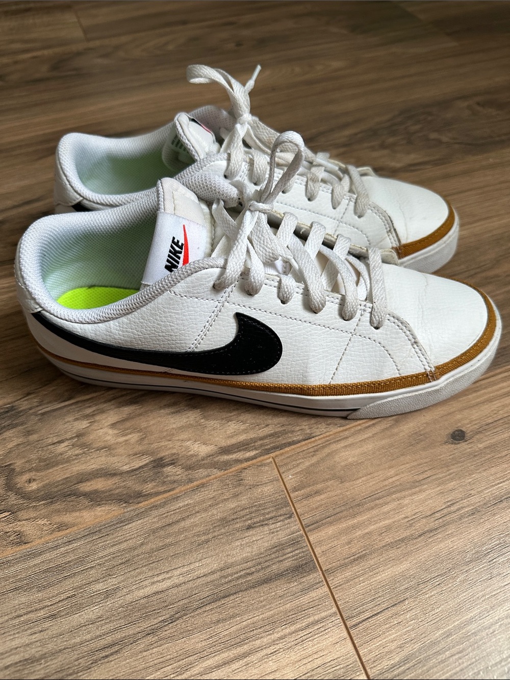 Nike Women’s Court Legacy Sneaker sz 9 - Picture 4 of 4